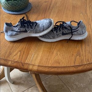 nike free run flyknit sneakers